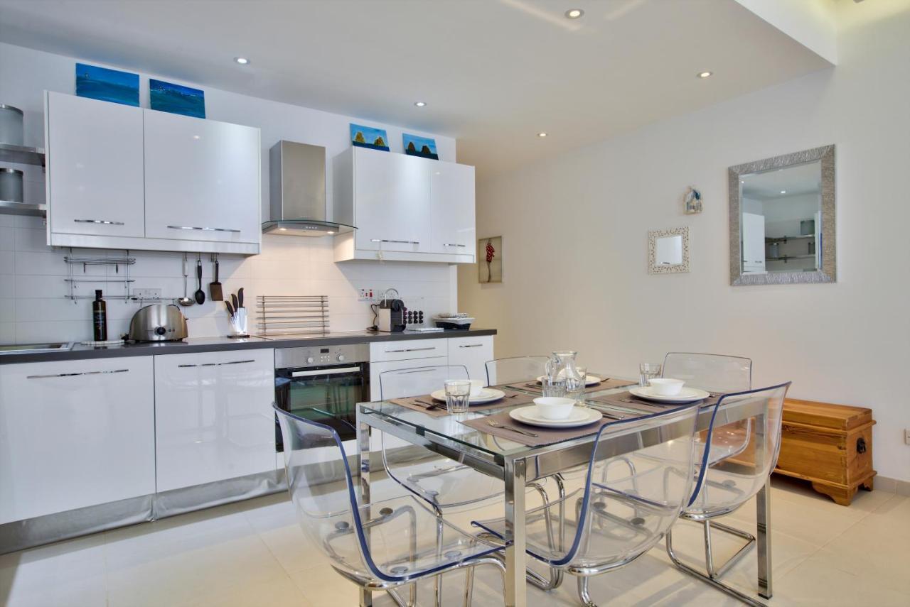 Bright And Central 2 Bedroom Apartment In Sliema Exterior photo