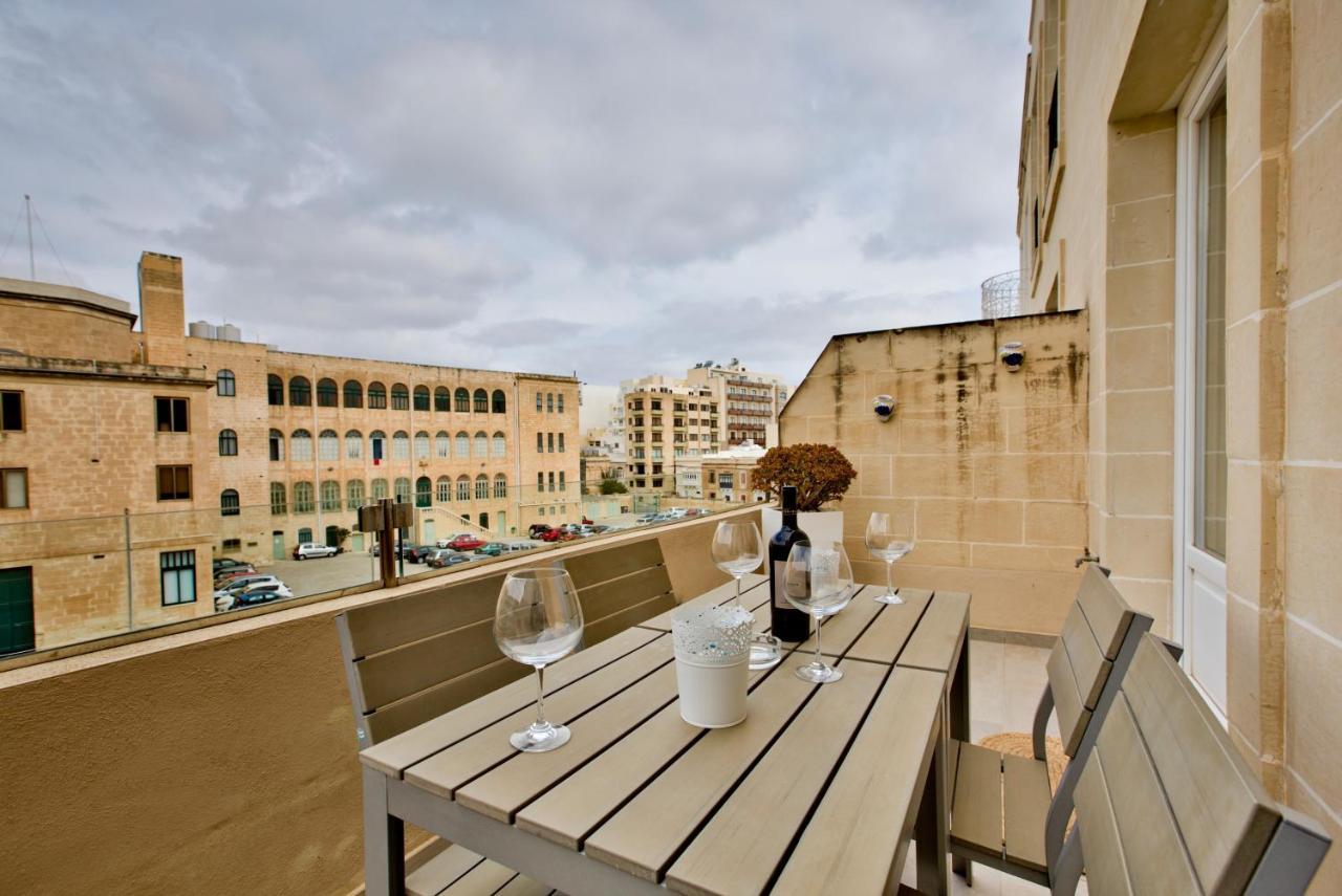 Bright And Central 2 Bedroom Apartment In Sliema Exterior photo